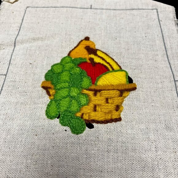 VTG 1970s Crewel Vegetable Basket Needlepoint Embroidery Complete Grannycore - Picture 2 of 5